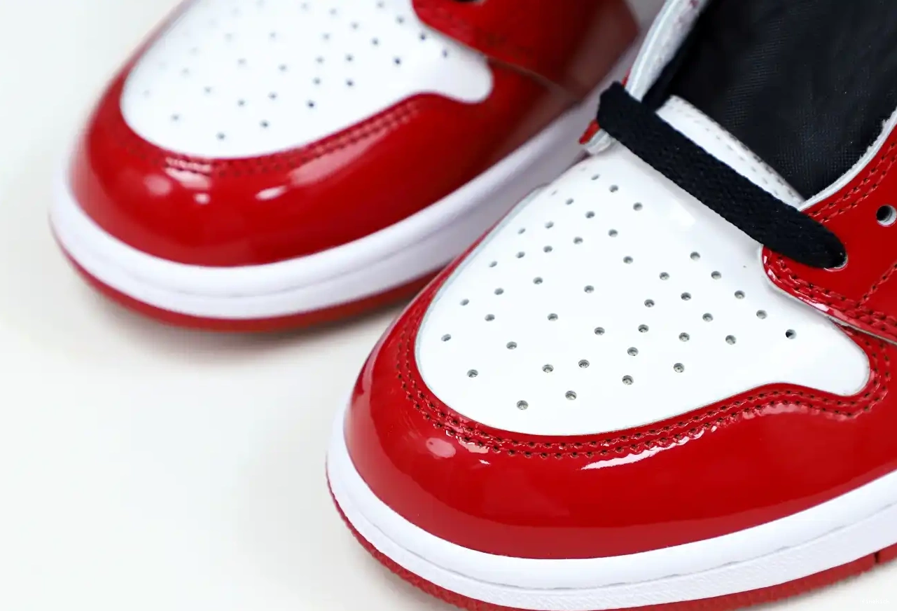 HIGH JORDAN OG AIR RETRO 1 'FEARLESS' 0324